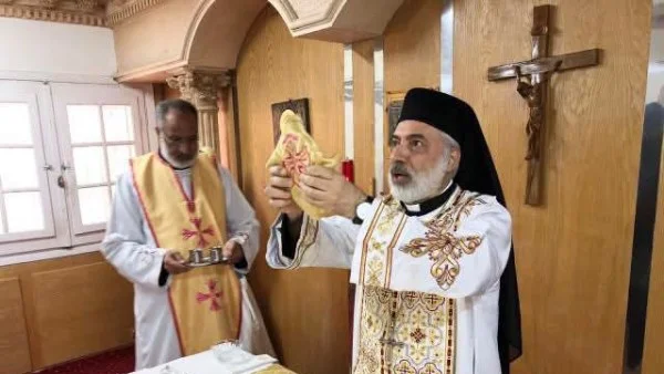 الأنبا باسيليوس يترأس قداس عيد القديسين في المنيا الجديدة