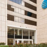 AT&T تحقق أرباحًا وتعلن عن إعادة شراء بقيمة 10 مليارات دولار