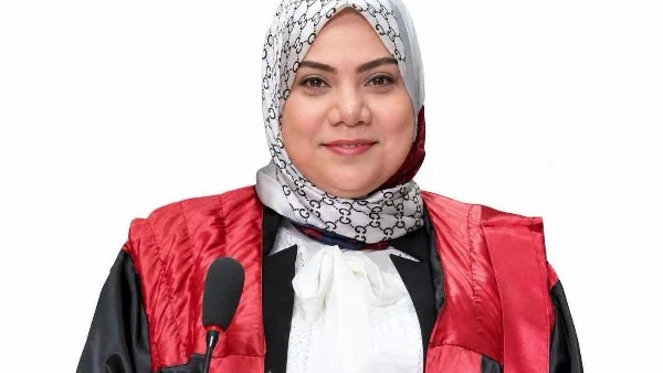 محافظ الغربية يتابع حالة نائبة كفر الزيات بعد حادث سير