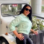 إطلالة كاجوال عصرية لسمية الخشاب