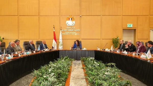 متابعة مشروعات مياه الشرب والصرف الصحي في أسيوط