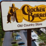 استقالة مديرة Cracker Barrel بعد جدل حول تغيير الشعار
