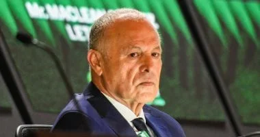 أبو ريدة يجتمع بشوقي غريب لتطوير المنظومة الفنية